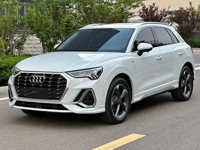 AUDI Q3 2023
