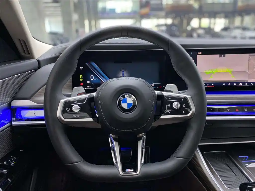 BMW 7-SERIES