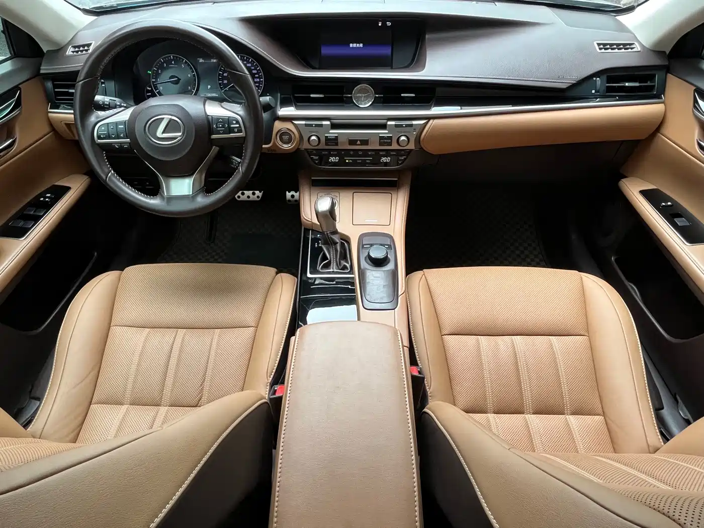 Photo 8 - Lexus ES