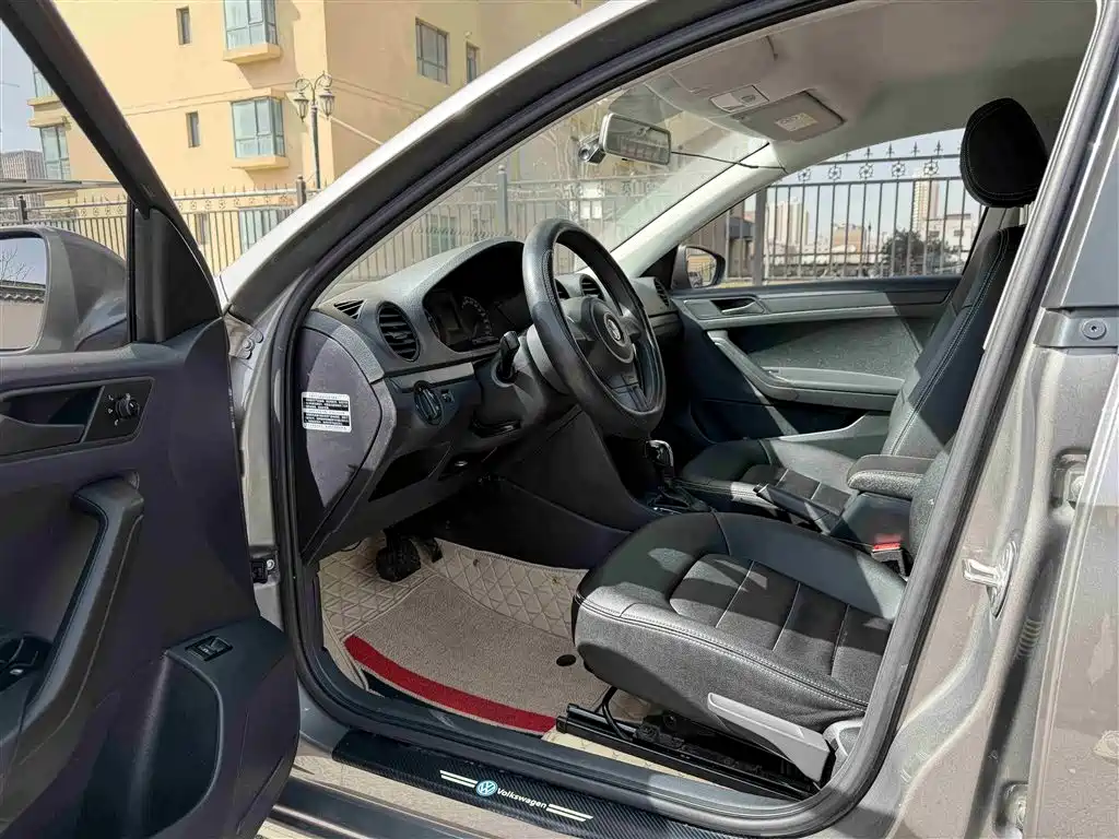 Volkswagen Jetta 2015 Value Edition 1.6L Automatic Fashion фото 5