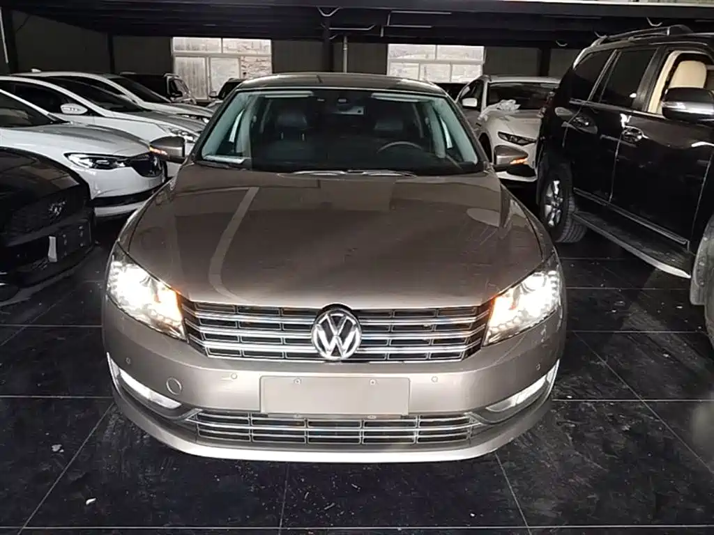 Volkswagen Passat 2015 1.8TSI DSG Prestige Edition фото 3