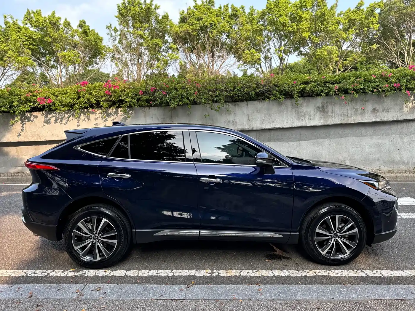 Toyota Lingfang HARRIER 2023 2.0L CVT 2WD Progressive Edition фото 9