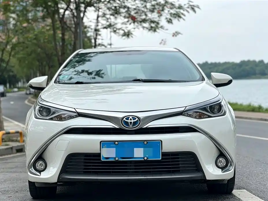 Toyota Levin 2016 Hybrid 1.8H GS E-CVT Elite Sunroof фото 3