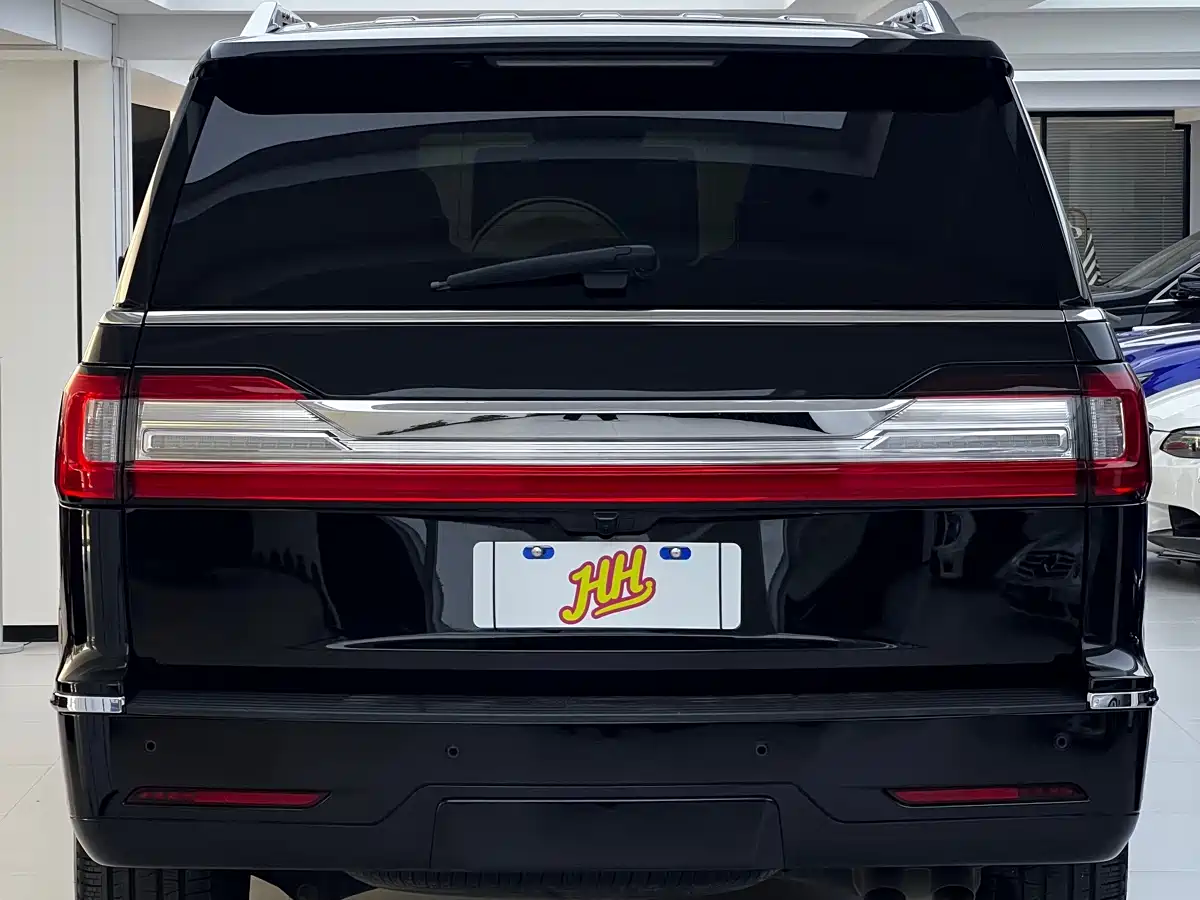 Lincoln Navigator 2019 3.5T Ultimate China VI фото 23