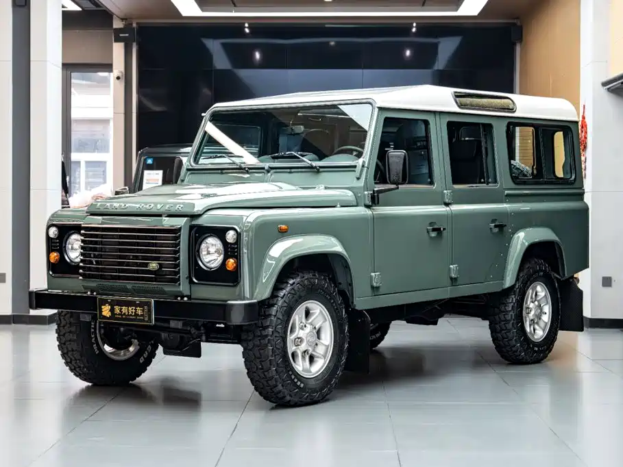 Фото 1 - Land Rover Defender
