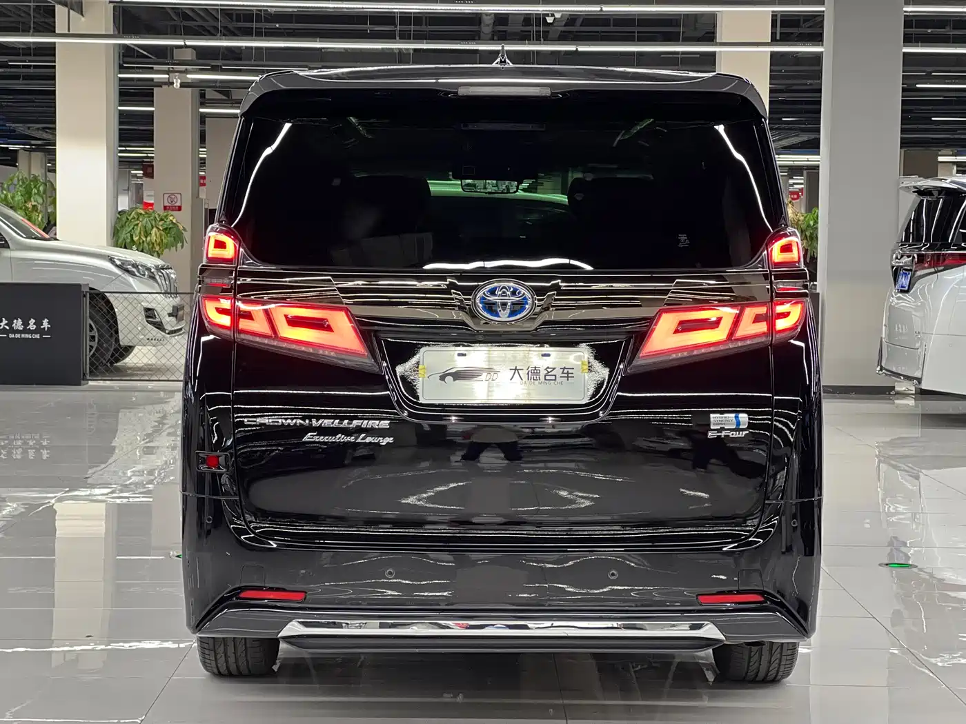 Toyota Vellfire 2023 Crown Hybrid 2.5L HV Ultimate фото 5