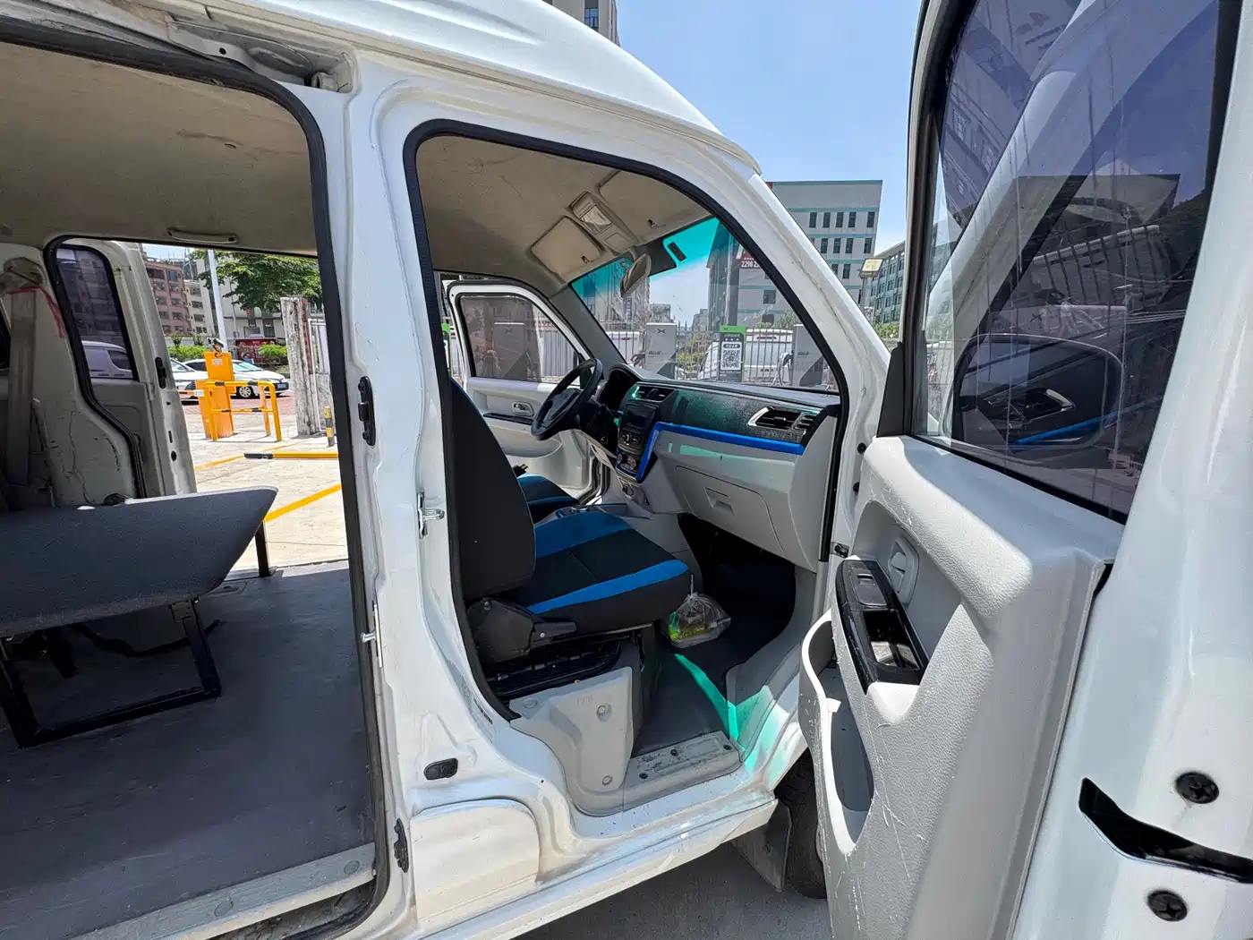 SRM Xinyuan Good Luck 2023 2023 Standard Passenger Van 6-Seater
