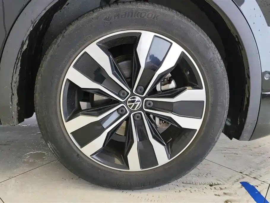 Volkswagen Tiguan L 2024 330TSI Automatic 2WD R-Line Premium Enjoyment Edition фото 6