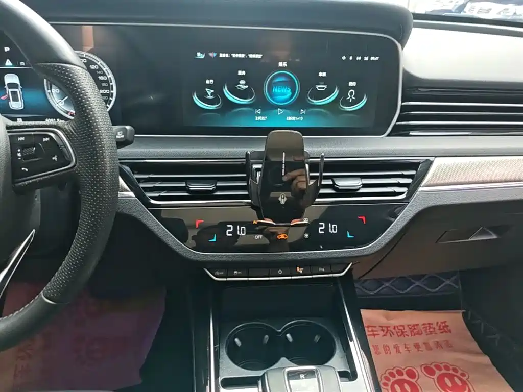 Hongqi HS5 2022 Facelift 2.0T Smart Flag Enjoyment AWD Edition фото 13