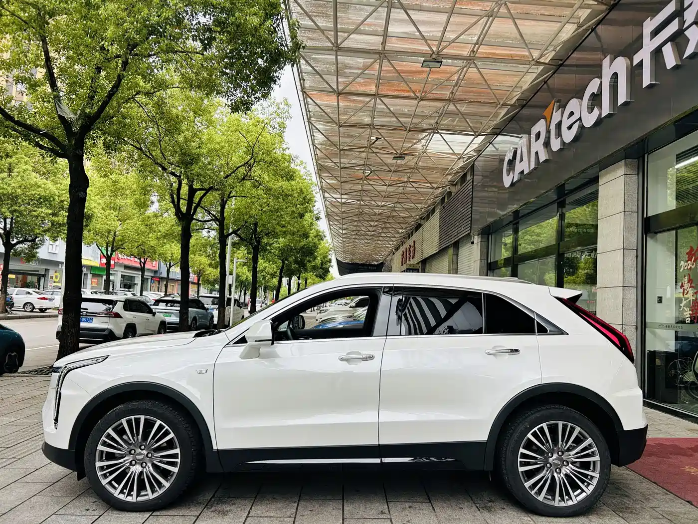 CADILLAC XT4