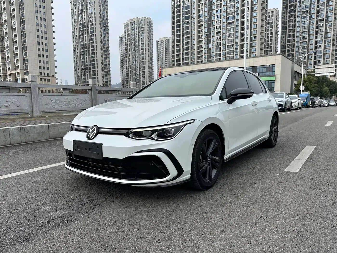 Volkswagen Golf 2023 Facelift 280TSI DSG R-Line Lite фото 2