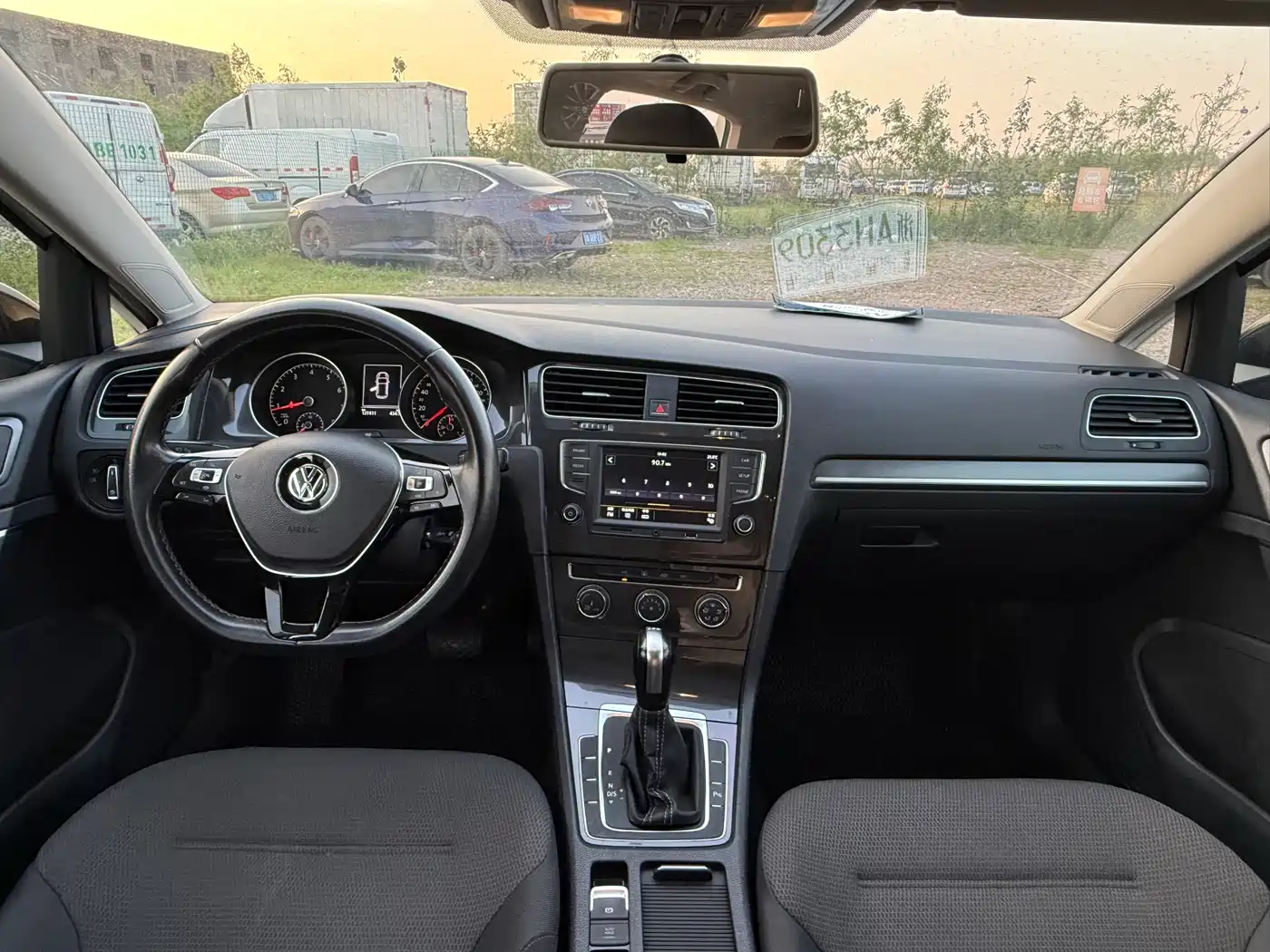 Volkswagen Golf 2017 230TSI Auto Comfort Millionth Anniversary Edition фото 3