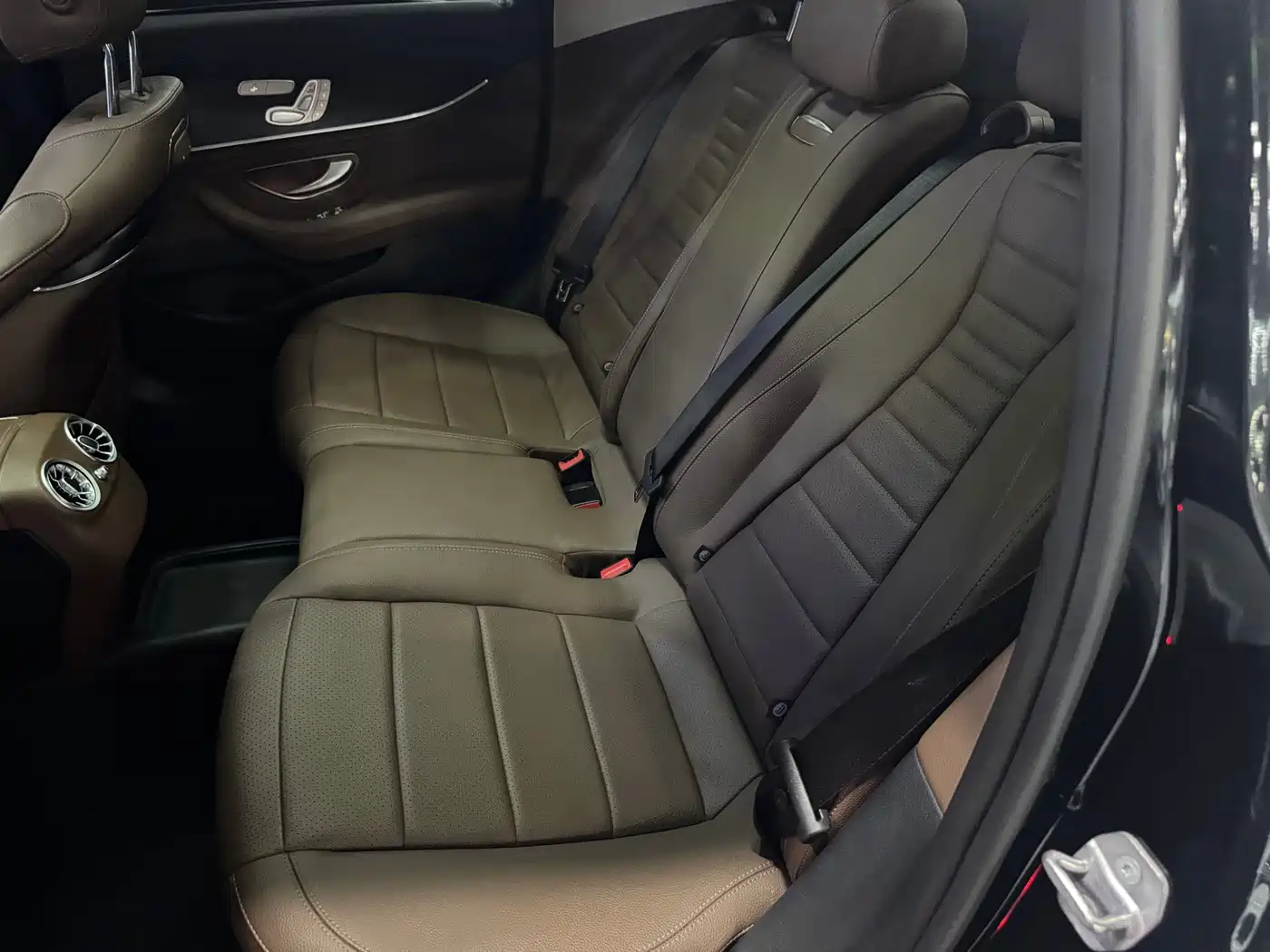 Mercedes-Benz E-Class 2019 E 300 L Sport Fashion фото 6