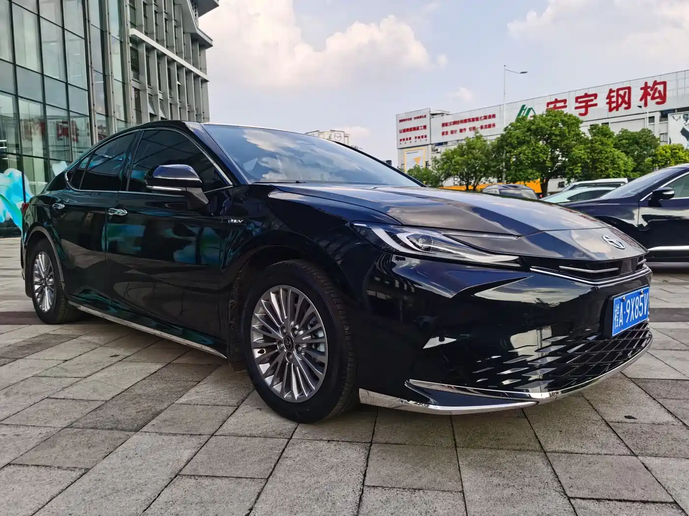 Toyota Camry 2024 2.0GVP Luxury Edition фото 2