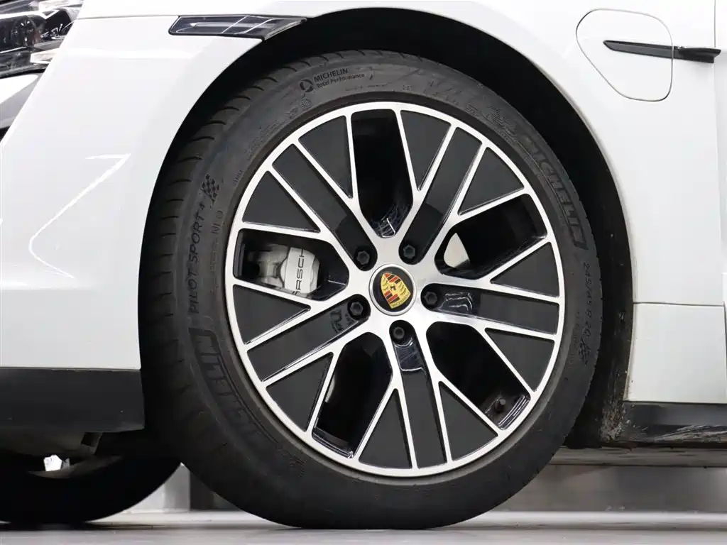 Porsche Taycan 2020 Taycan фото 30