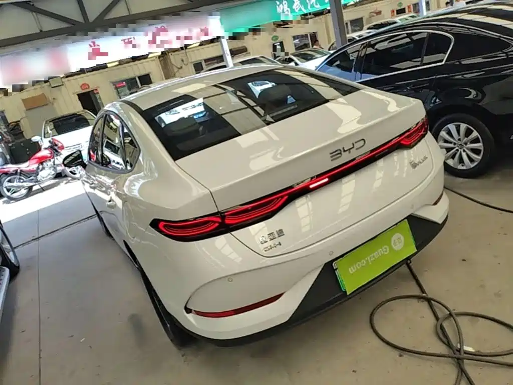 BYD Qin PLUS 2025 DM-i Smart Drive 55KM Leader фото 5