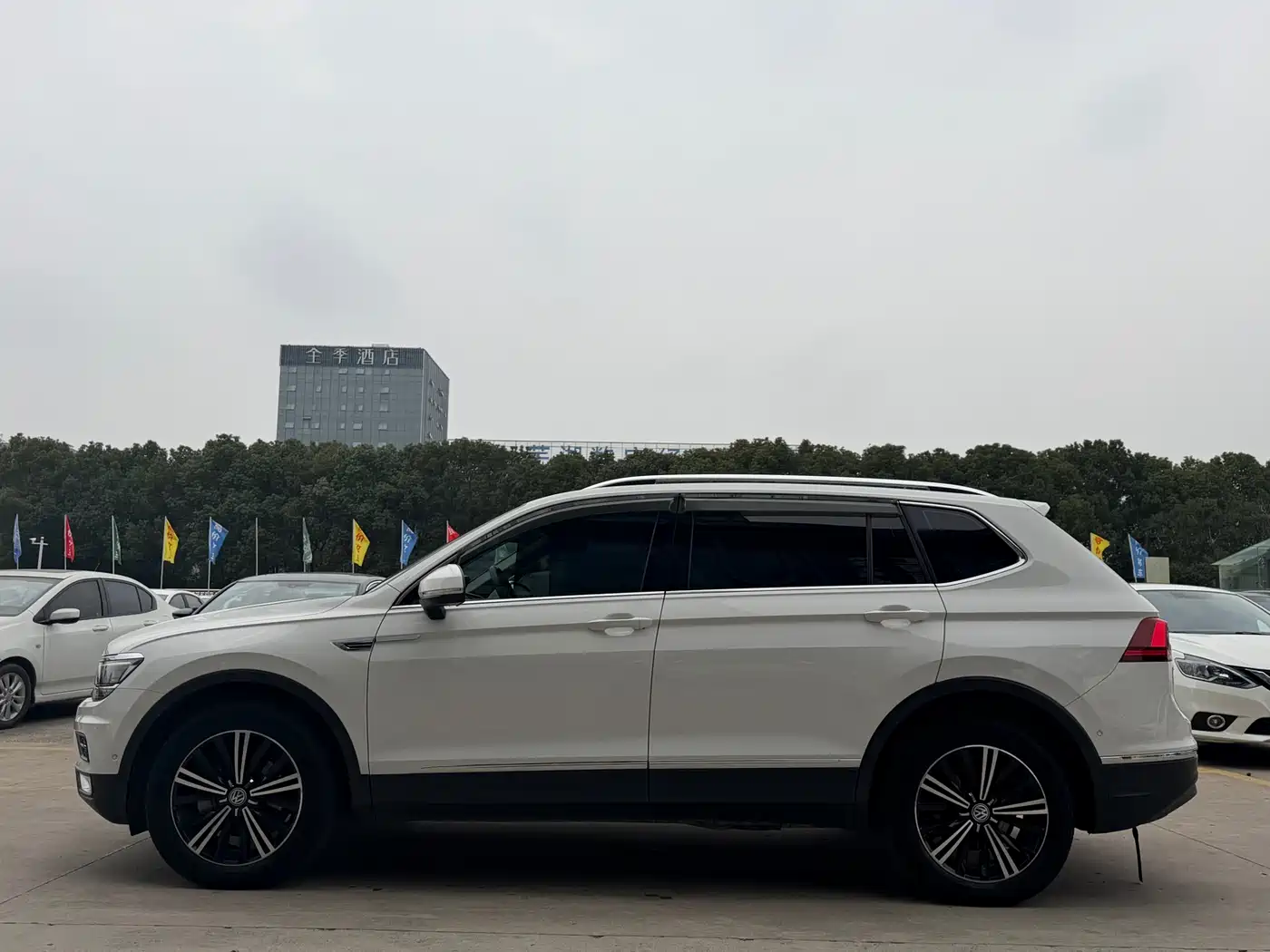 Volkswagen Tiguan L 2018 330TSI Automatic 2WD Flagship Edition фото 4