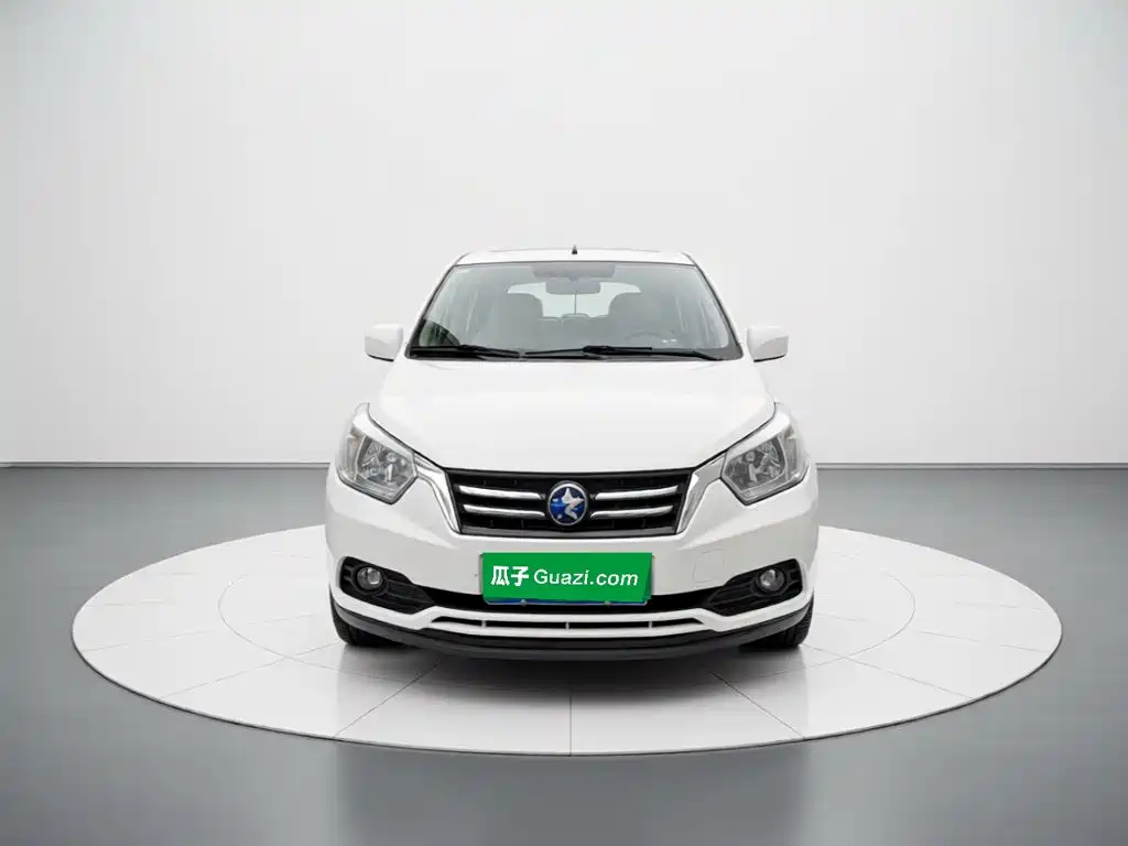 Venucia R50 2015 2015 1.6L Manual Luxury Edition