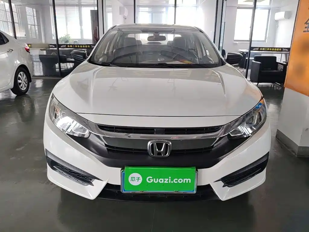 Фото 3 - Honda Civic