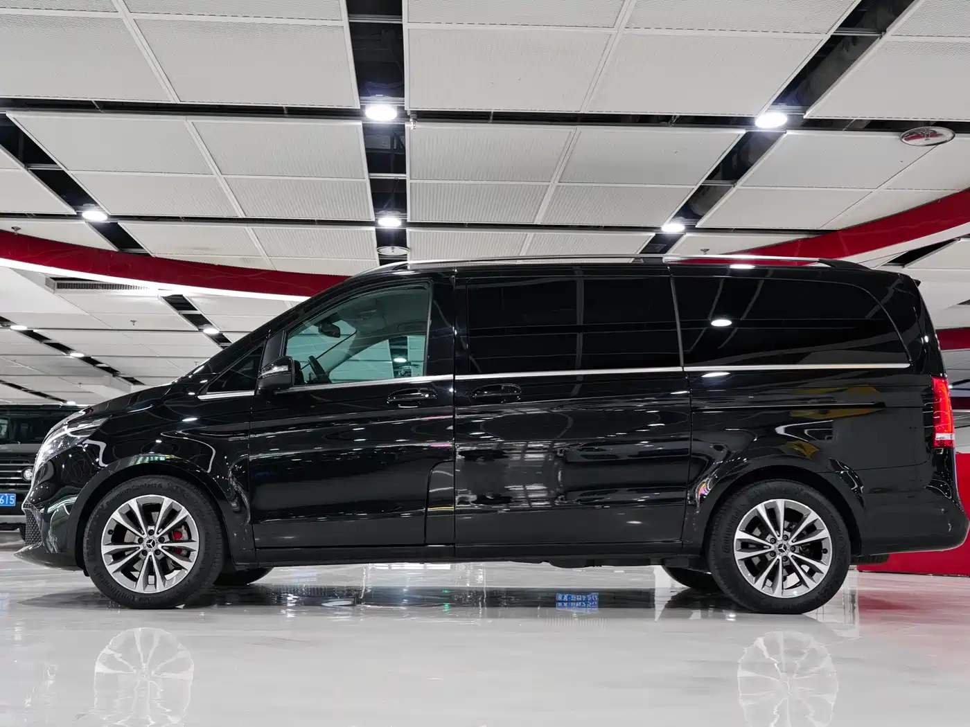 Mercedes-Benz V-Class 2022 V 260 Pilot Edition фото 3
