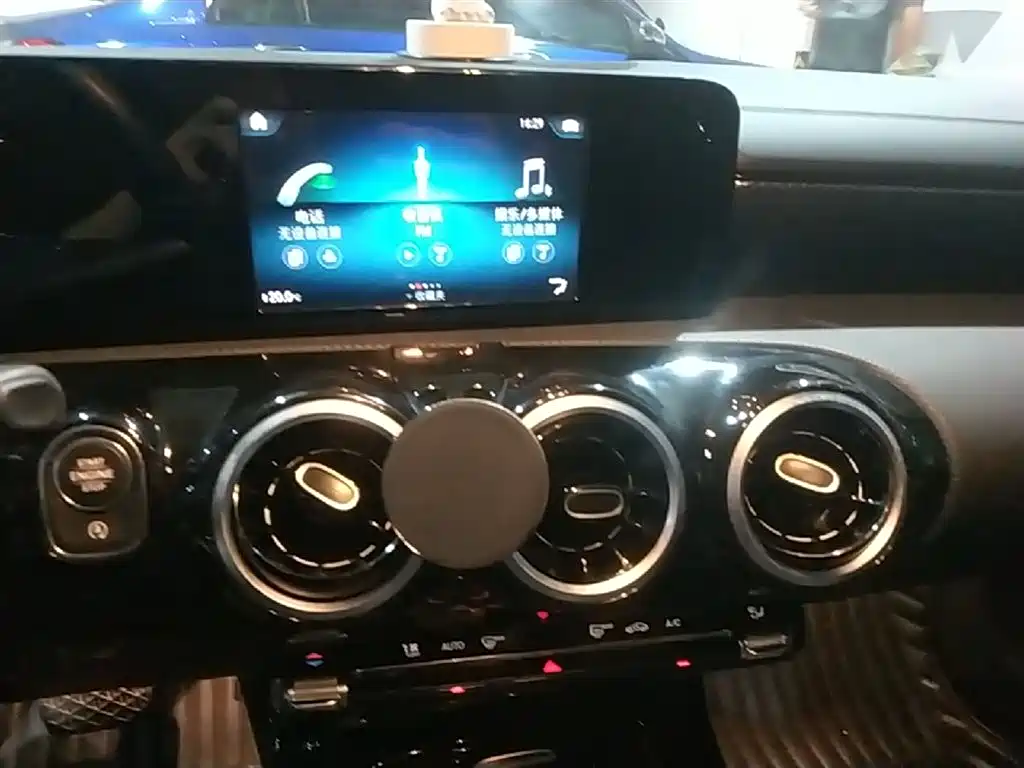 Mercedes-Benz A-Class 2019 A 180 L Sport Sedan фото 13