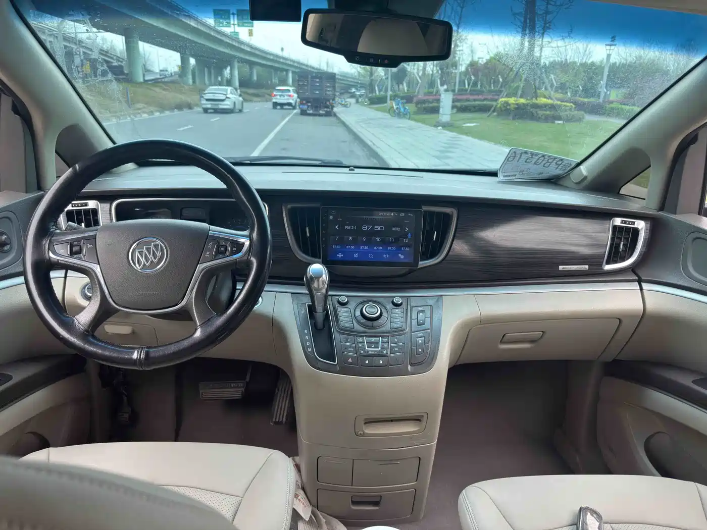 Buick GL8 2011 3.0L XT Luxury Business Flagship фото 5