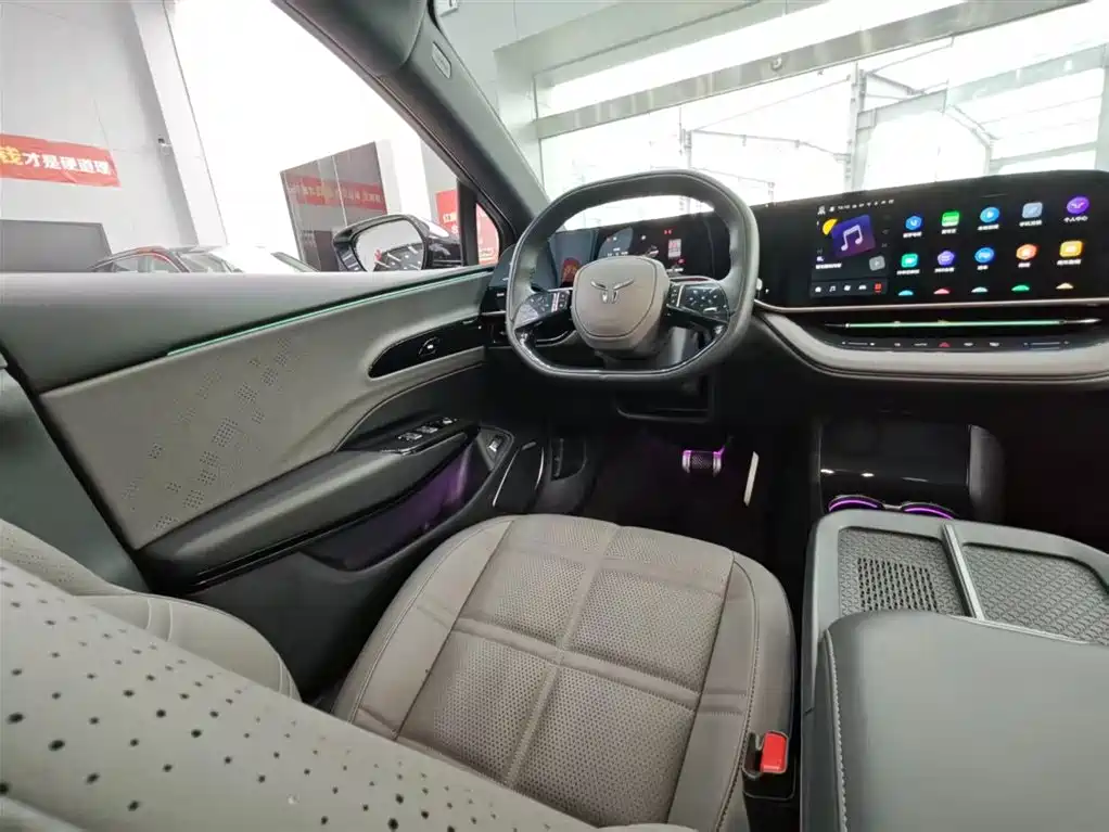 Hongqi EH7 2024 690 Pro фото 4