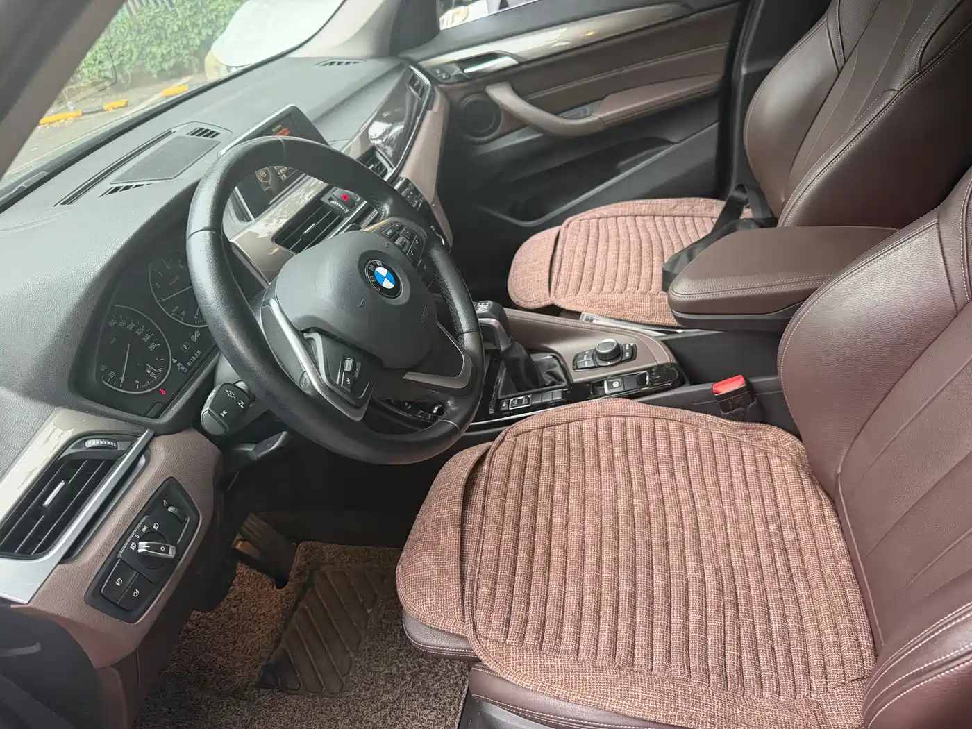 BMW X1 2018 sDrive18Li Premium Model фото 9