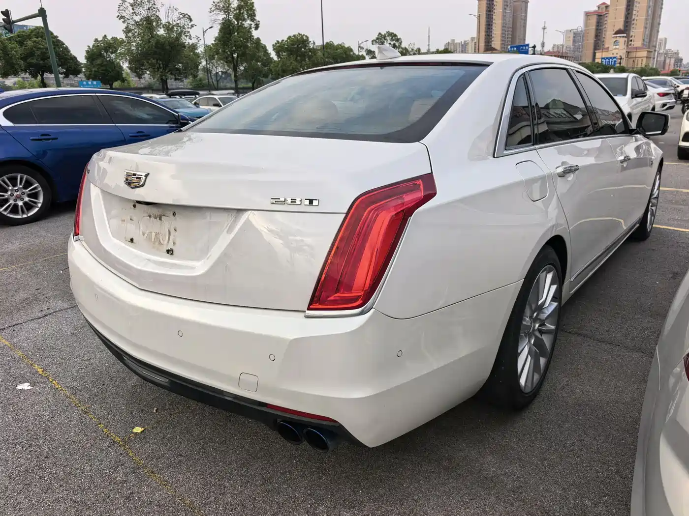 Cadillac CT6 2016 28T Leading фото 10