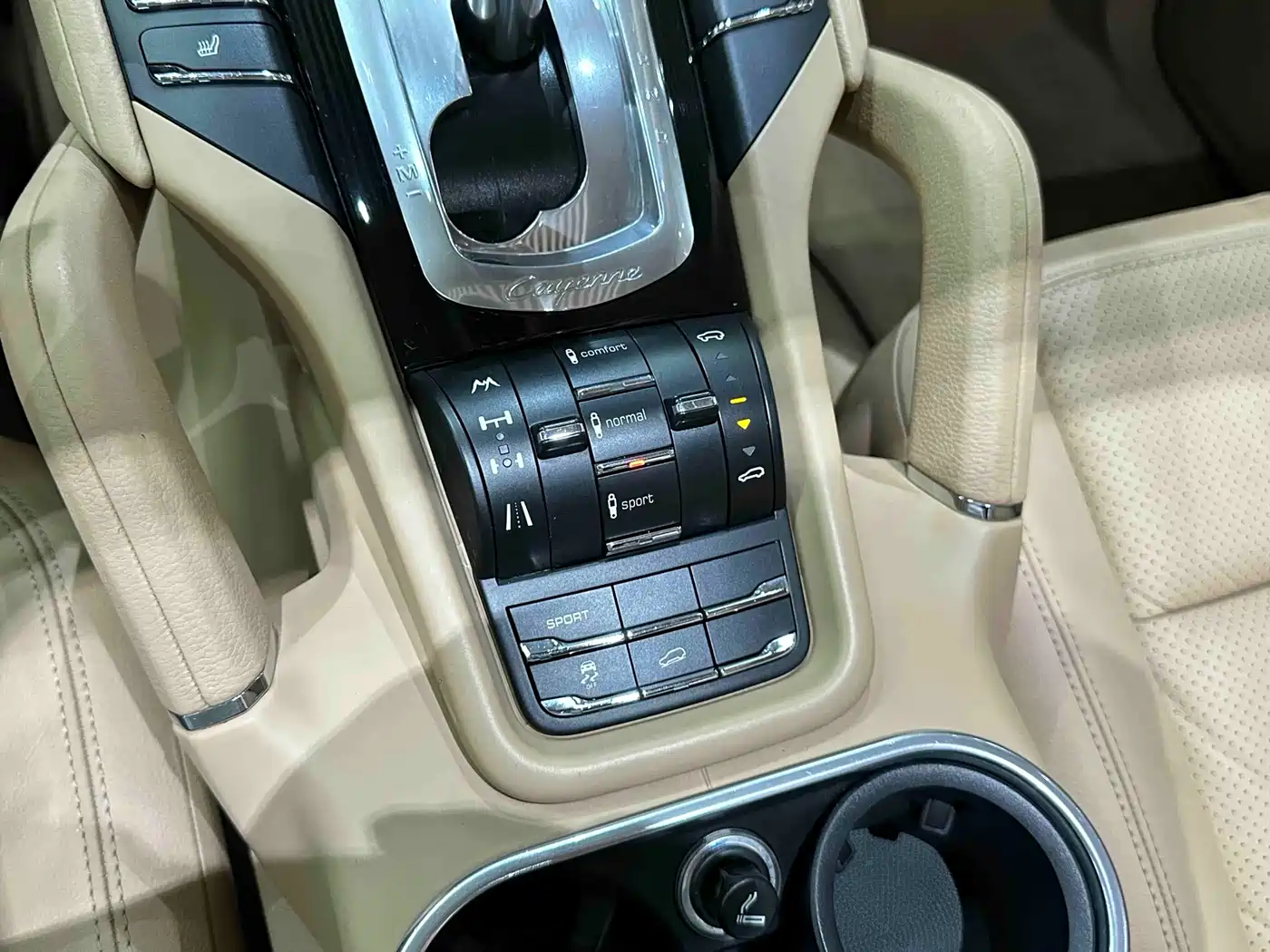 Porsche Cayenne 2011 Cayenne 3.0T фото 21
