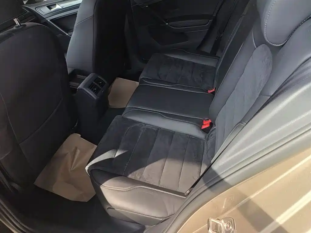 Volkswagen Golf 2018 230TSI Automatic Luxury фото 17
