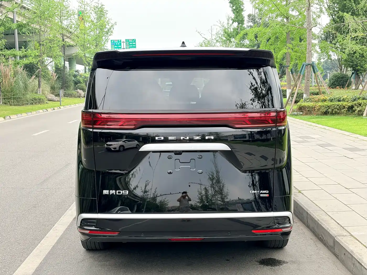 Denza D9 2025 DM-i Smart Drive Edition 1020 AWD Premium фото 8