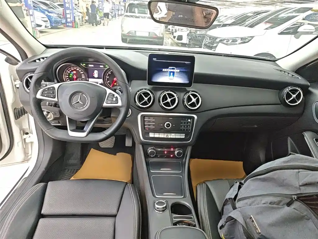 Mercedes-Benz GLA 2019 GLA 200 Dynamic фото 10