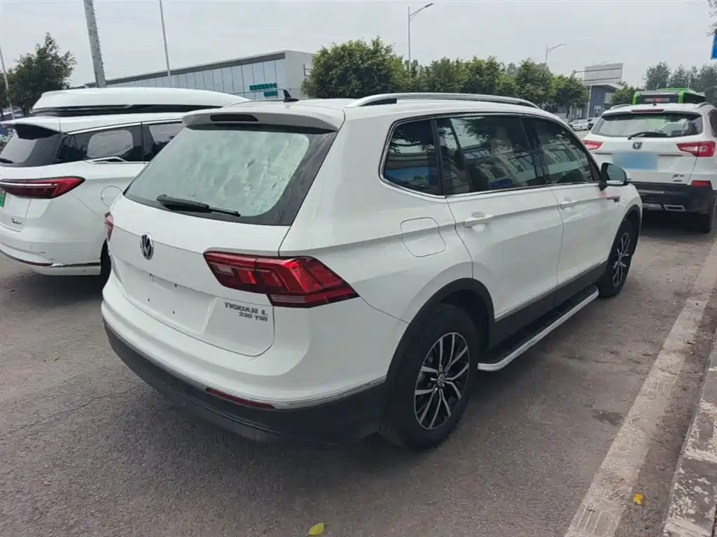 Volkswagen Tiguan L 2018 Facelift 330TSI Automatic 2WD Luxury Edition фото 7