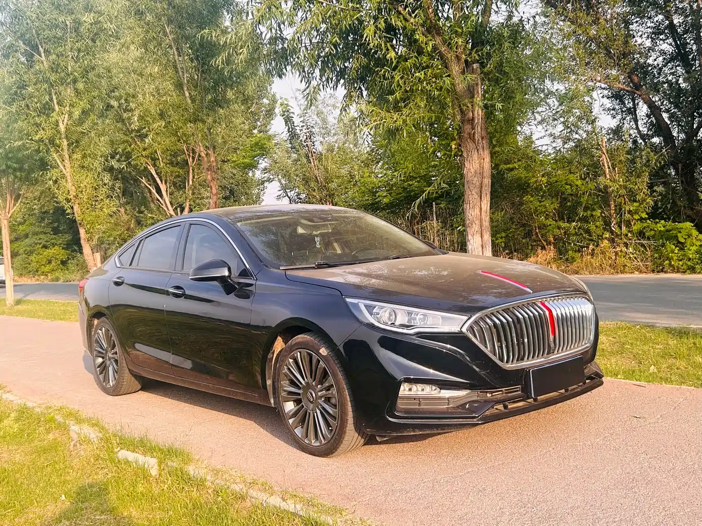 Hongqi H5 2020 1.8T Automatic Smart Connection Qi Rhythm Edition фото 3