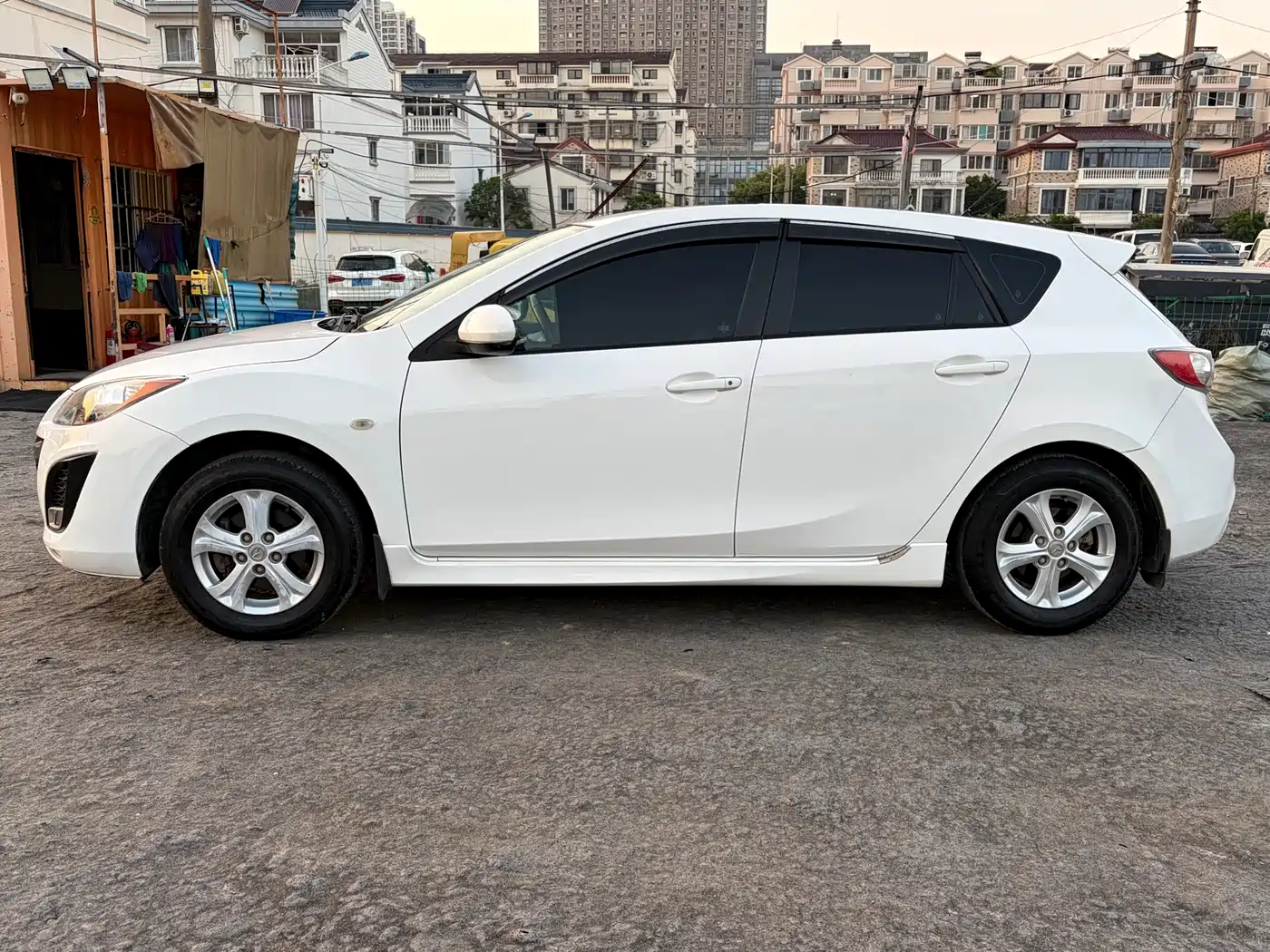 Mazda Mazda3 Axela 2013 2013 Hatchback 1.6L Automatic Elite