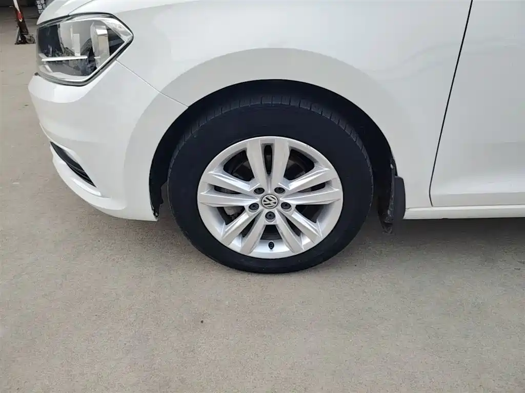 Volkswagen Santana 2018 1.5L Manual Comfort Edition фото 23