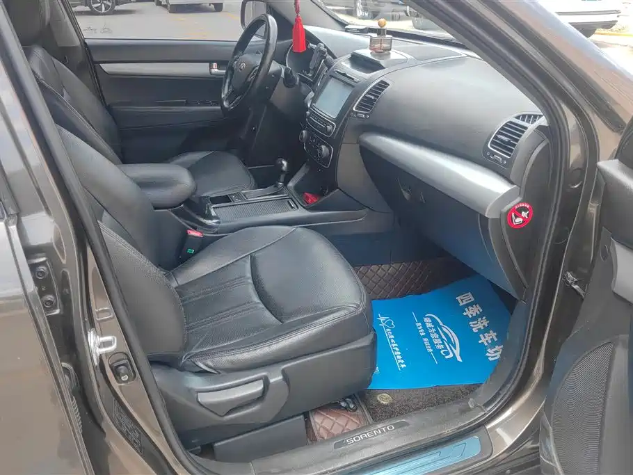 Kia Sorento 2013 2.4L 5-seat Gasoline Luxury Edition фото 8