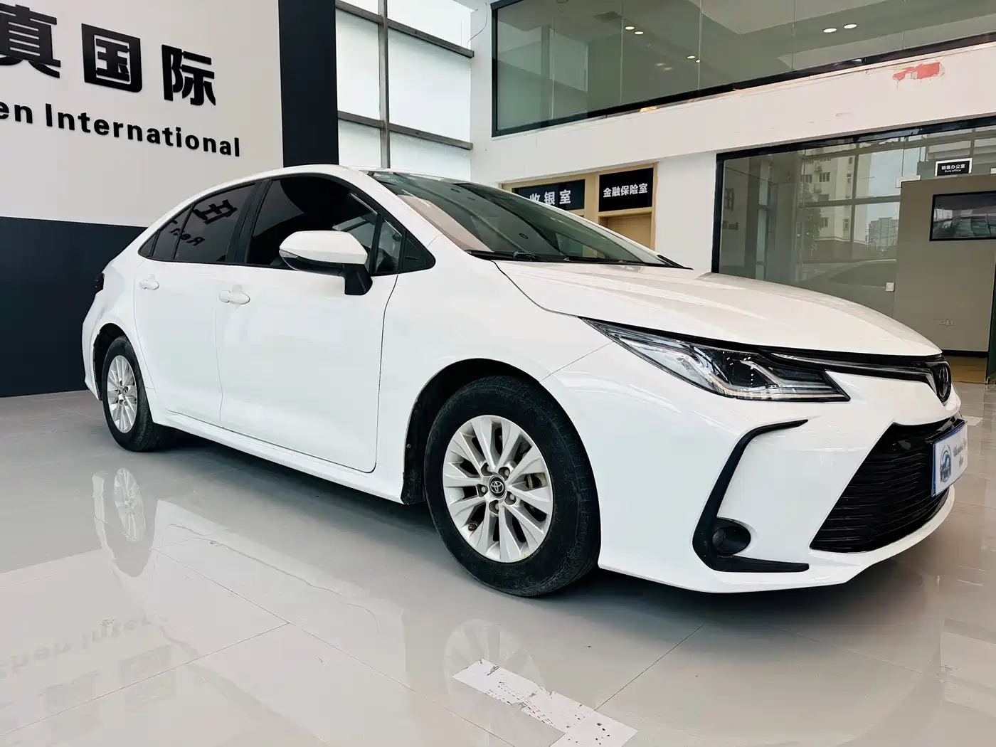 Toyota Corolla 2021 TNGA 1.5L CVT Elite Edition фото 3