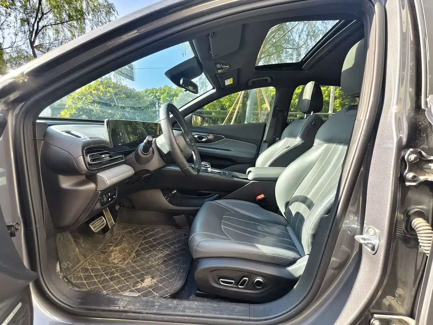 GAC Trumpchi Trumpchi Emkoo 2024 Model 270T DCT Shadow Leopard R-Style Edition фото 8