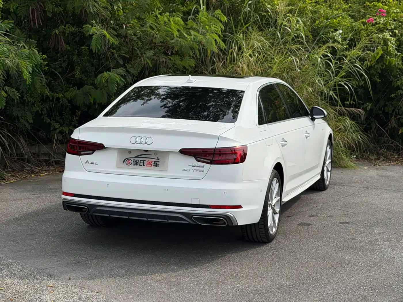 Фото 4 - Audi A4L