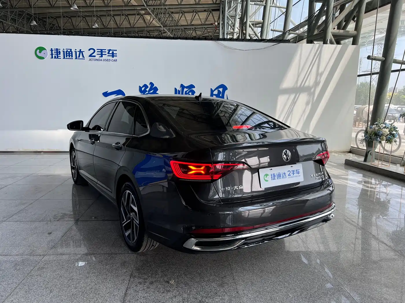Volkswagen Sagitar 2023 300TSI DSG Surpassing Edition фото 6