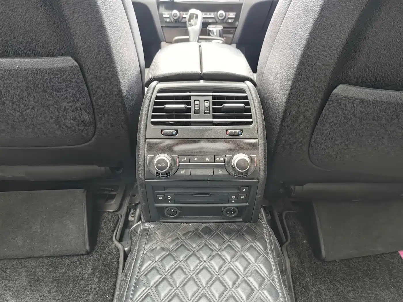 BMW 7 Series 2009 Model 740Li Leading Edition фото 18