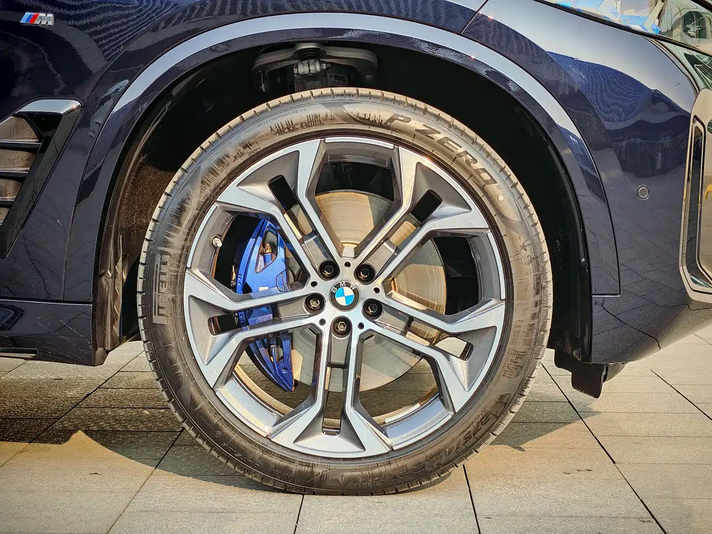 BMW X5 2023 xDrive 40Li Premium M Sport Black Night Package фото 4