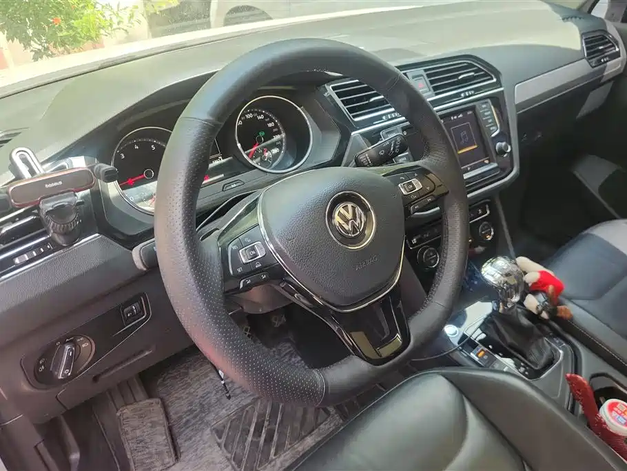 Volkswagen Tiguan L 2017 330TSI Automatic 2WD Luxury Edition фото 15