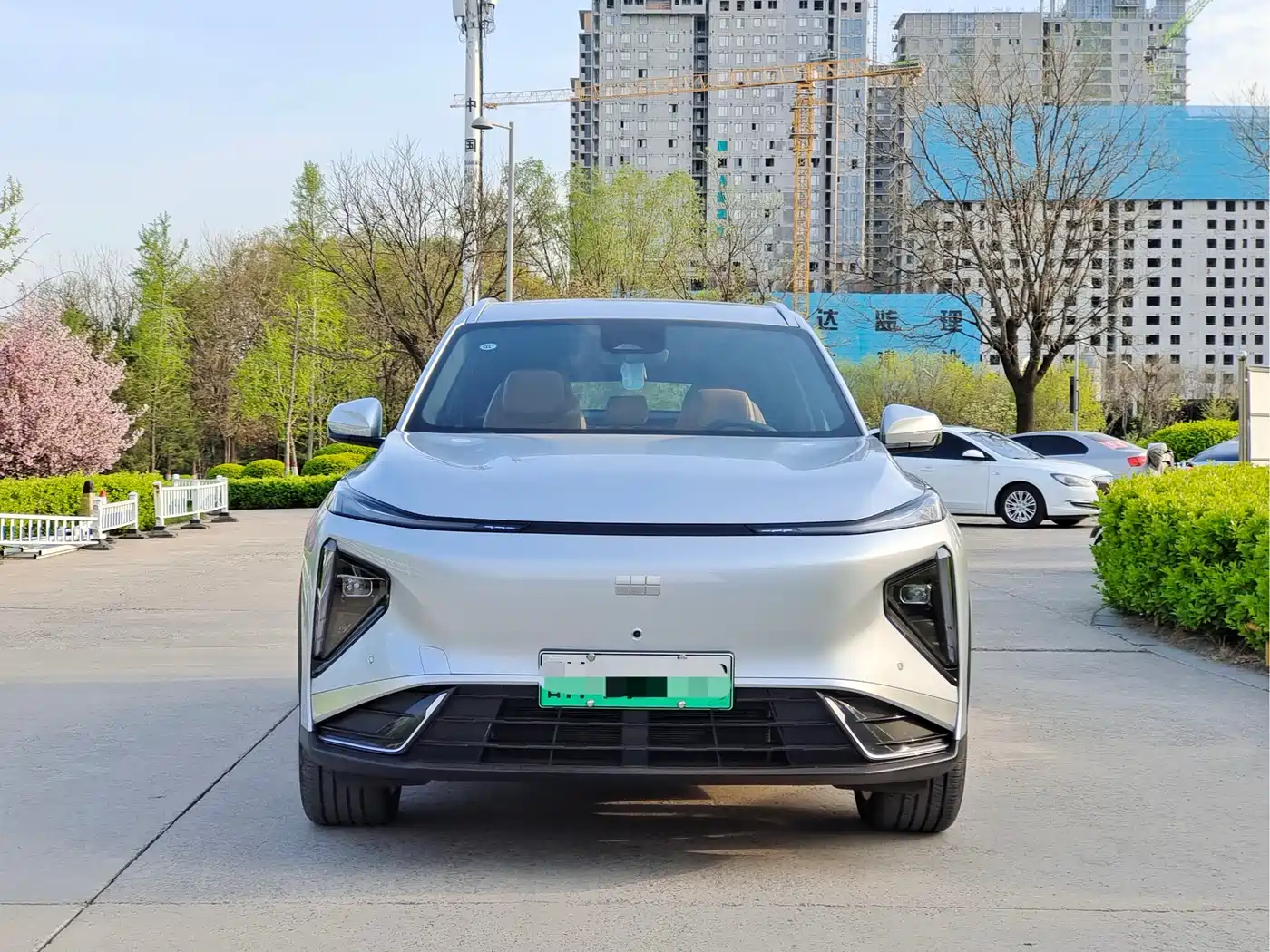 Geely Galaxy Galaxy L7 2025 EM-i 115km Explorer+ Edition фото 2