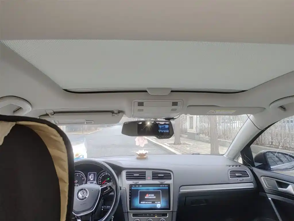 Volkswagen Golf 2016 230TSI Automatic Comfort фото 9