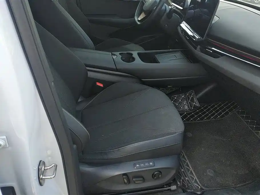 Volkswagen Unique 06 2024 Facelift Pro Long Range фото 8