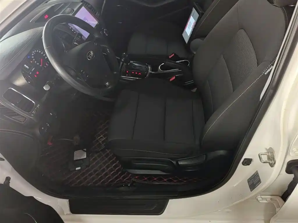 Kia K3 2016 1.6L Automatic GLS фото 15