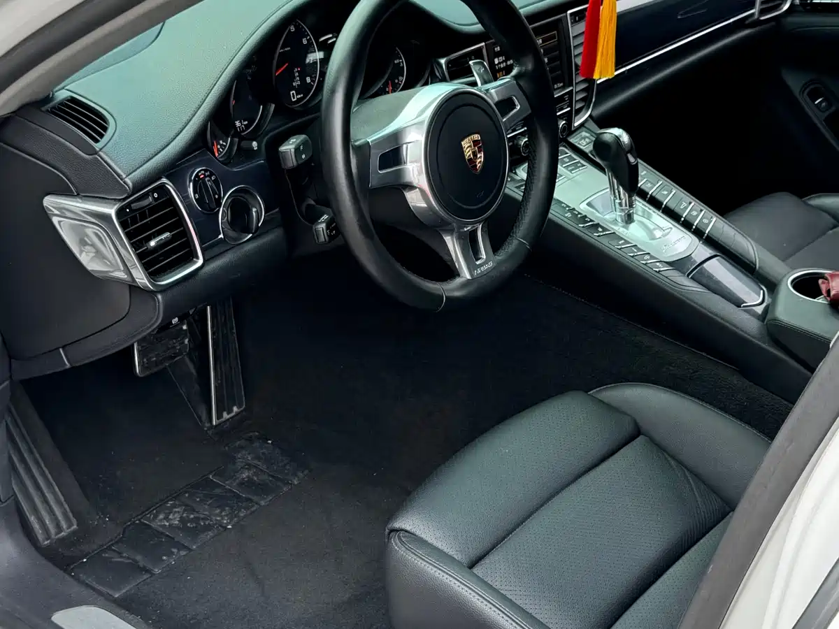 Porsche Panamera 2013 Panamera 4 Platinum Edition 3.6L фото 10